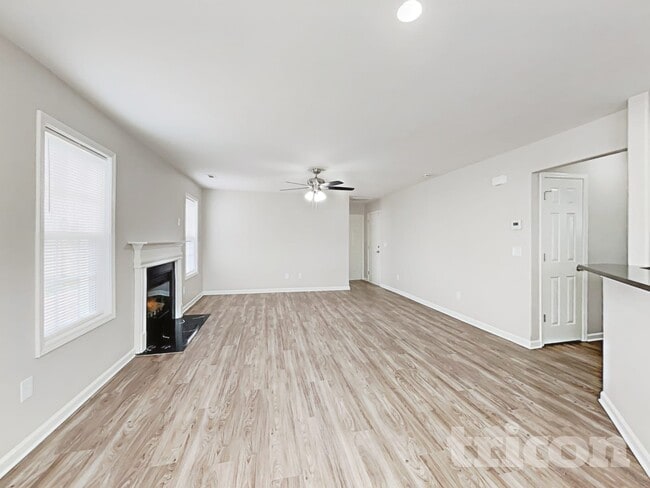 Photo - 113 Elgin Ln