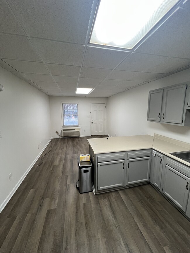 Photo - 301 Cypress St