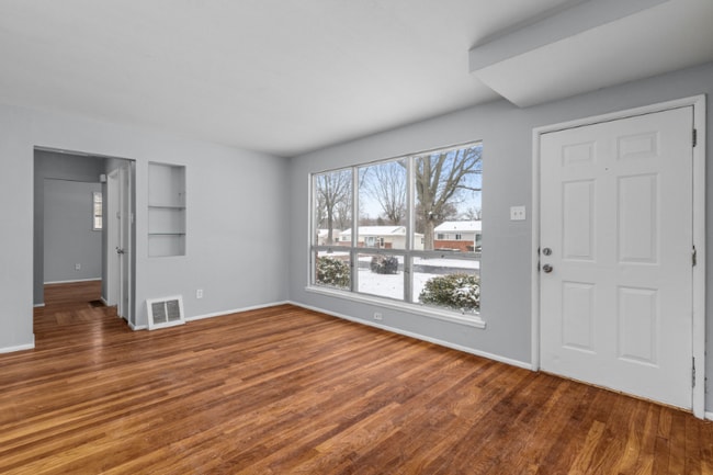 Photo - 115 Clearview Dr