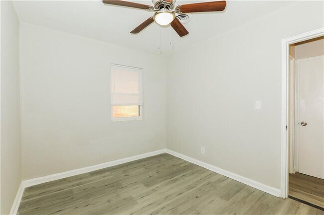 Photo - 2825 Belvedere Ln Unit Apt 9