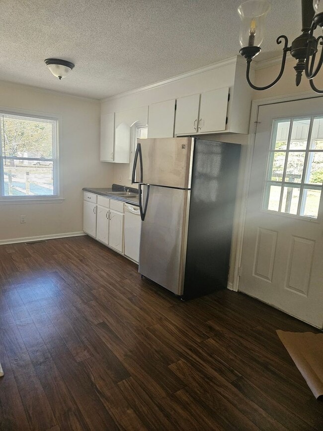 Photo - 100 J.R. Place