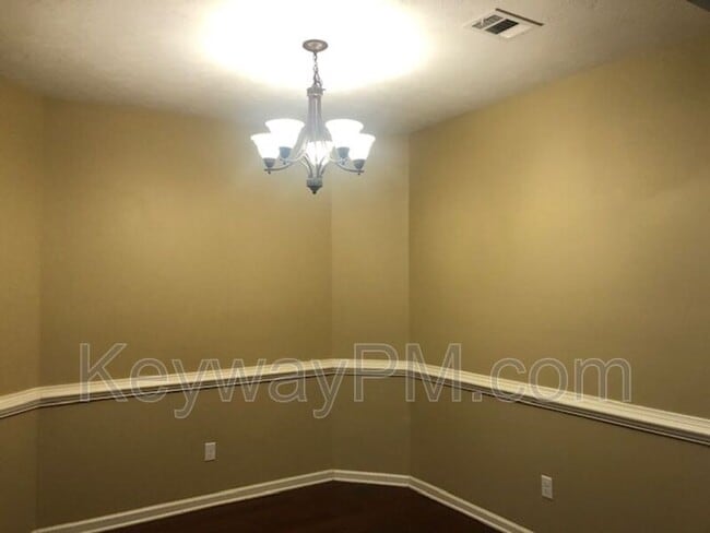 Photo - 1203 Derby Ln