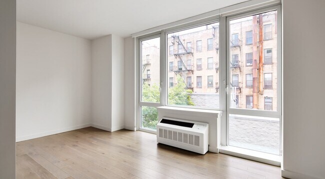 Photo - 438 E 14th St