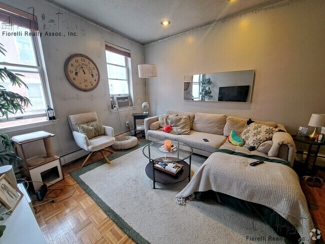 Building Photo - 157 Salem St Unit 4 Rental