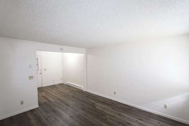 Photo - 2110 N East St Unit (158)  F