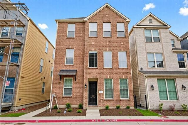 Building Photo - 4550 Cinema St