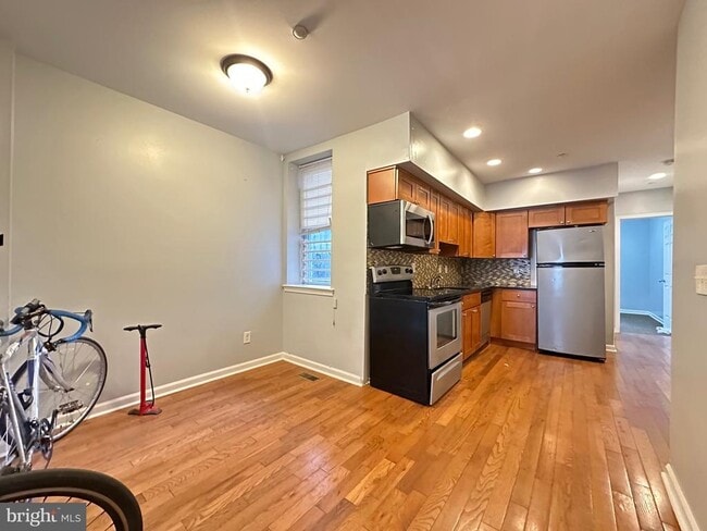 Photo - 1835 N Bouvier St