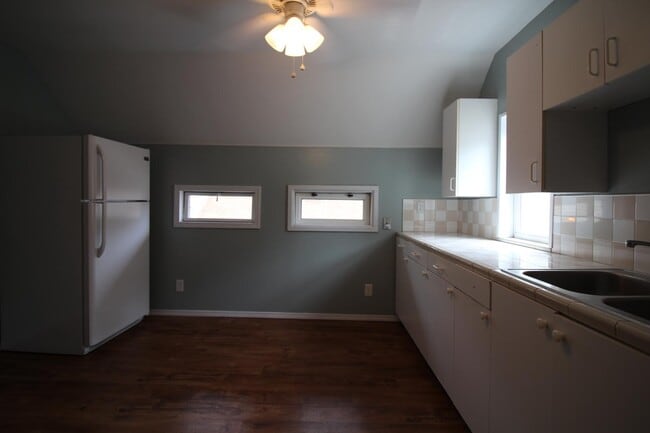 Photo - 718 Butterworth St SW