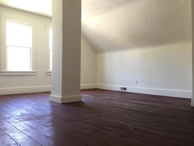 Photo - 49 S 18th St