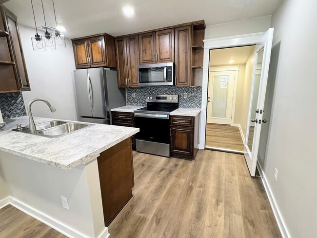 Photo - 116 Montrose Dr