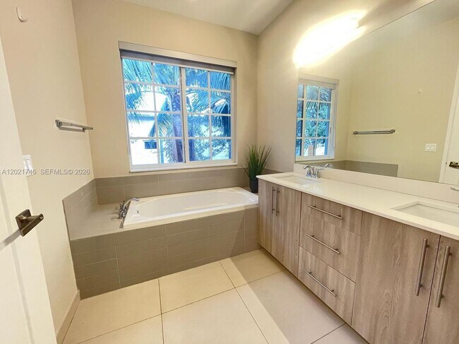 Photo - 170 S E 7th Way Unidad 170
