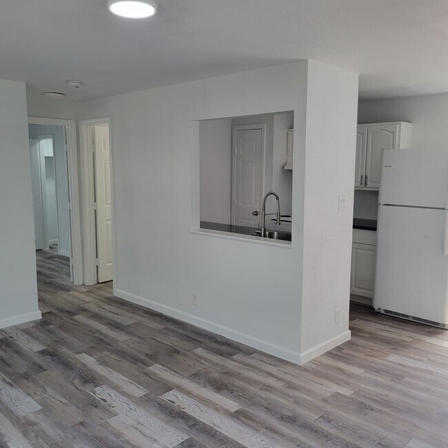 Photo - 8605 Meta St Unidad A