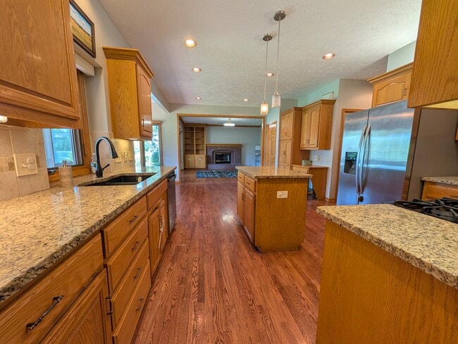 Photo - 5612 N 139th Ave