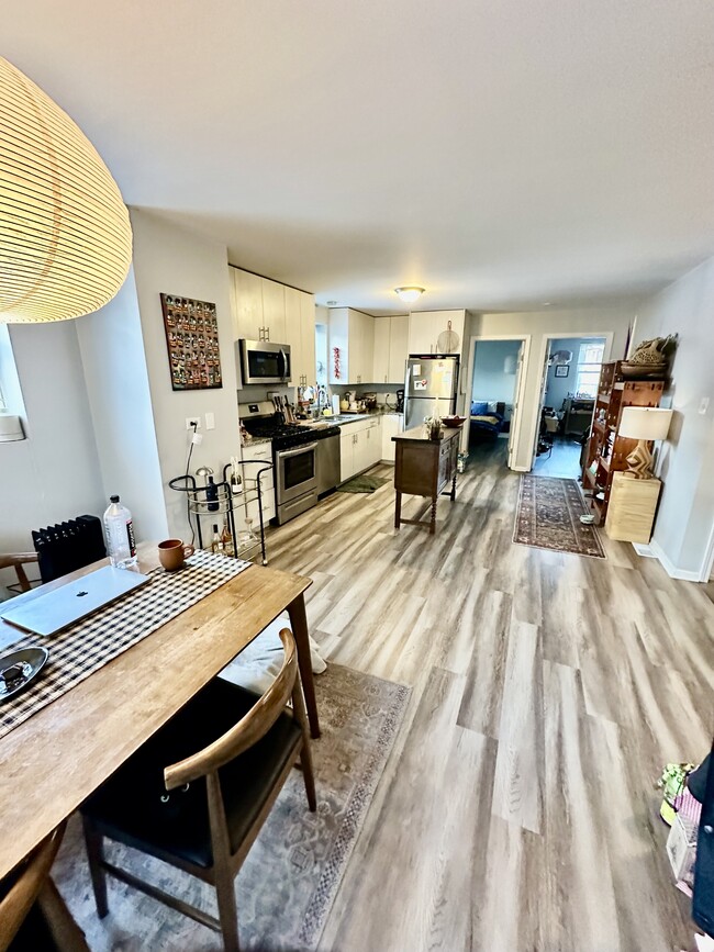 Photo - 920 W 35th Pl