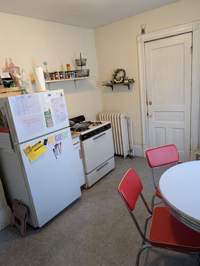 Photo - 1927 E Newberry Blvd Unit 1927