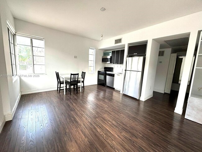 Photo - 621 11th St Unit 101