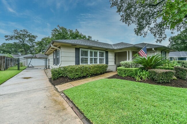 Photo - 906 Bay Oaks Rd