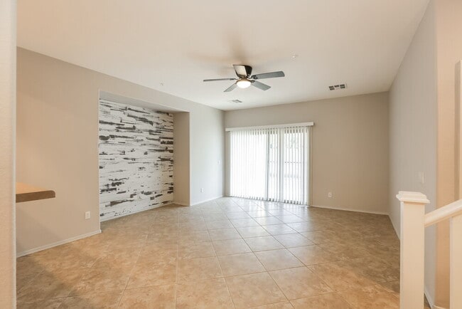 Photo - 1575 E Elgin St