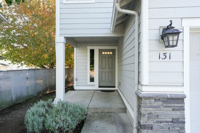 Photo - MOVE IN SPECIAL: HALF OFF FIRST MONTH'S RE...