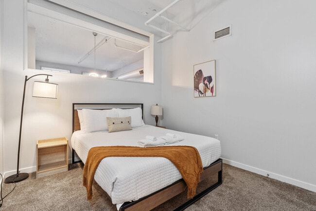 Photo - 125 W Market St Unit ID1035270P