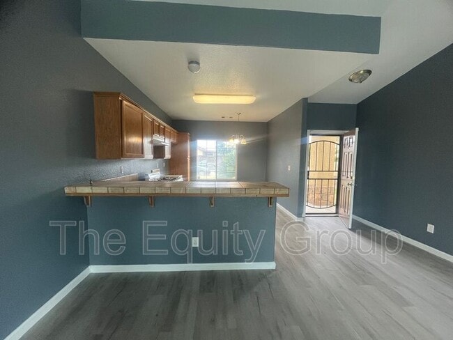 Photo - 30743 Cottontail St
