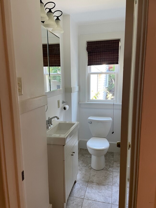 Photo - 414 Kenwood Ave Unidad Apt C