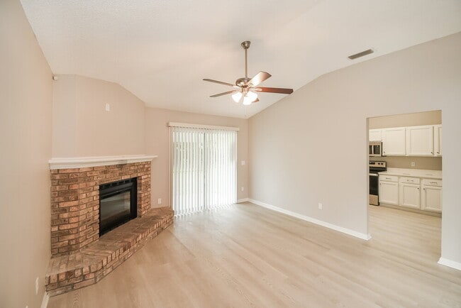 Photo - 2066 Tanager Dr