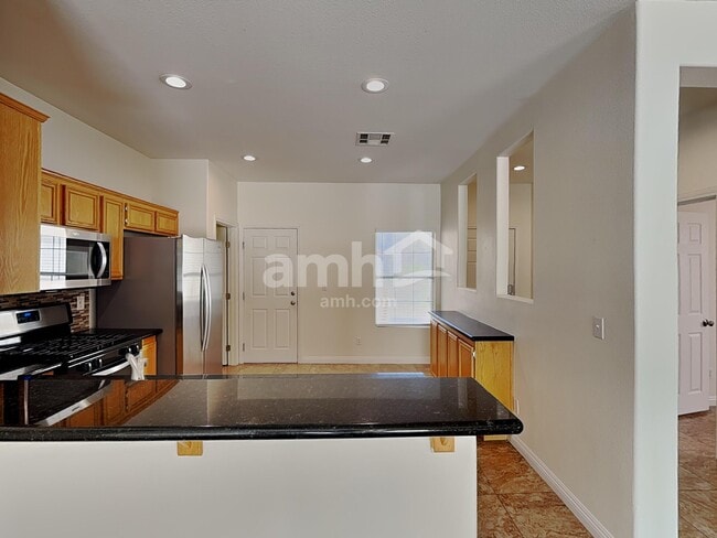 Photo - 1660 Encarta St