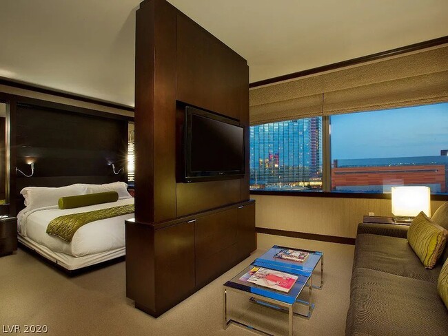 Photo - 2600 W Harmon Ave Unidad 2309