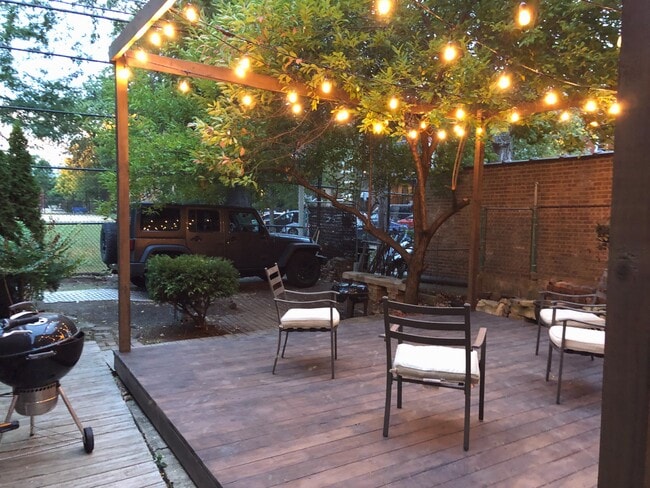 Photo - 822 N Wood St Unit 1R