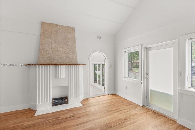 Photo - 1222 Genoa St