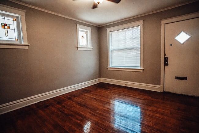 Photo - 4974 Chippewa St