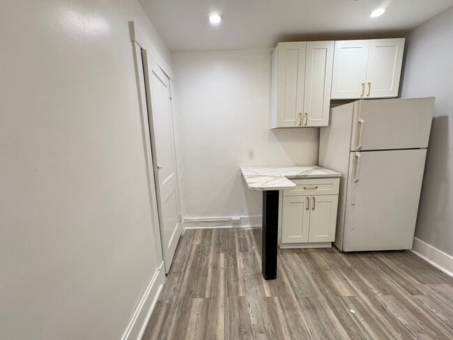 Photo - 5836 Phillips Ave Unit Apartment 1