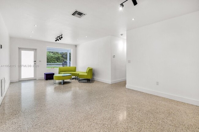 Photo - 1040 N Royal Poinciana Blvd