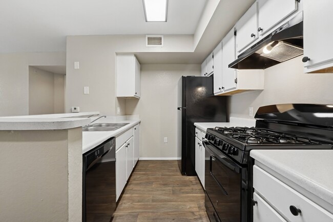Glen Oaks Apartments