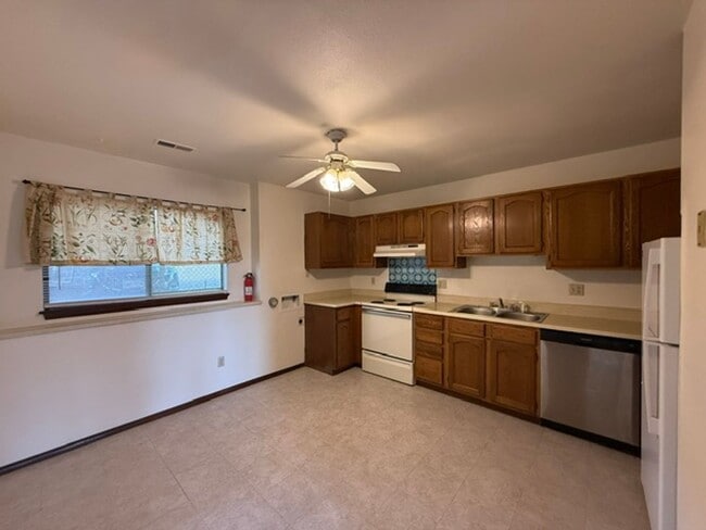 Photo - 1122 Yuma St Unidad B