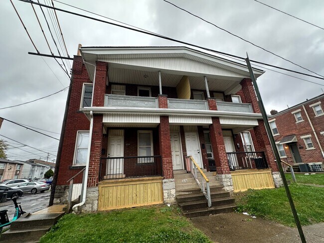 Building Photo - Indianola Ave 1574-1580 MLR Unit 1578