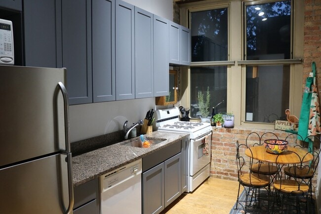 Photo - 2510 N Wayne Ave Unit 211