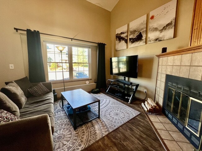 Photo - Beautiful townhome available in D20 Briargate!