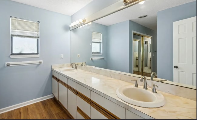 Photo - 2337 S Fletcher Ave