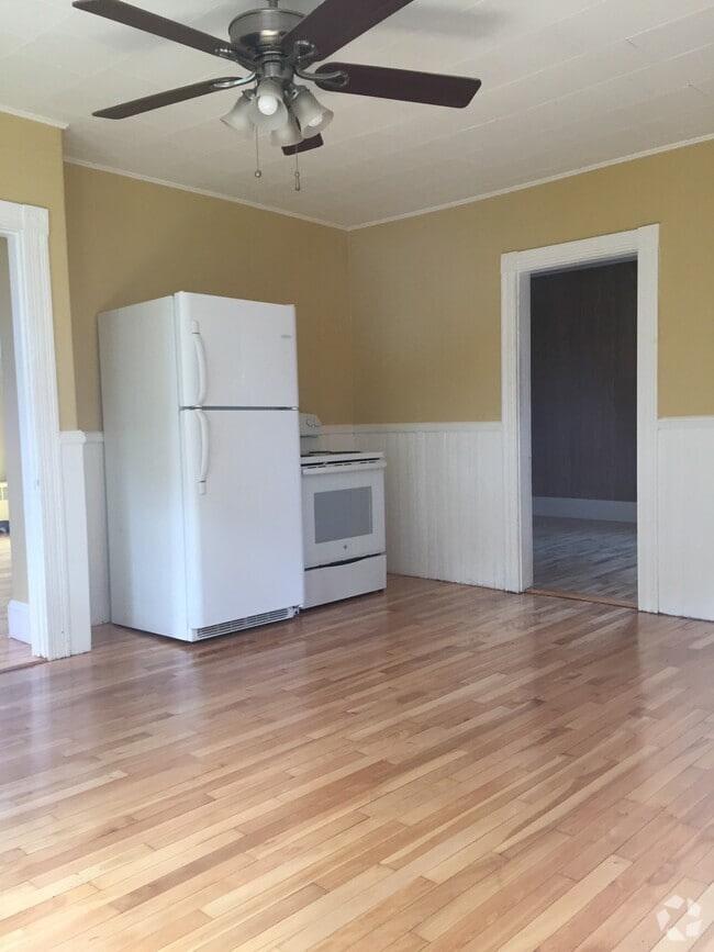 Building Photo - 62 Webster St Unit #2 Rental