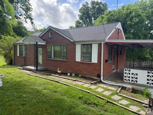 Building Photo - 620 Vinson Dr Rental