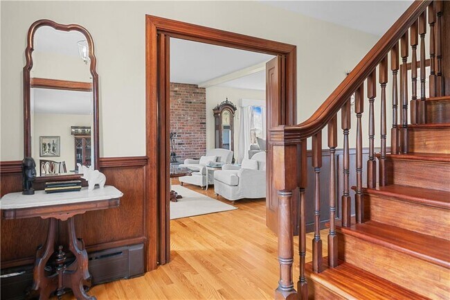 Photo - 155 Taylor Rd