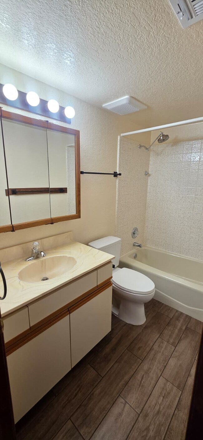 Photo - 1041 N Mesa Dr Unidad 413 E Frost Cir