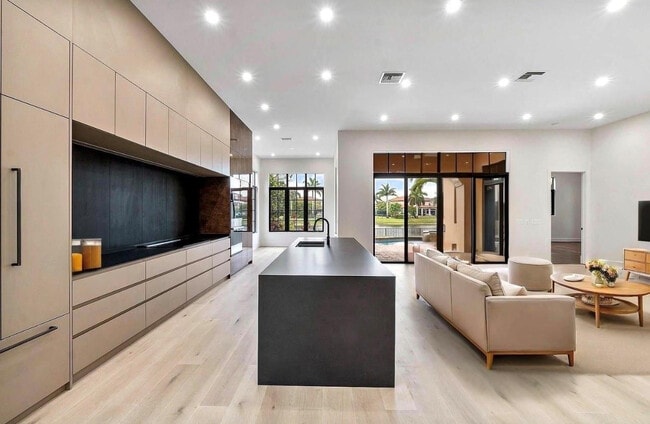 Building Photo - 7247 Wisteria Ave