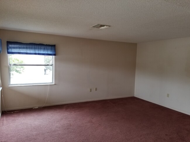 bedroom 2 - 6536 W.NORVELL BRYANT HWY Unit 6536