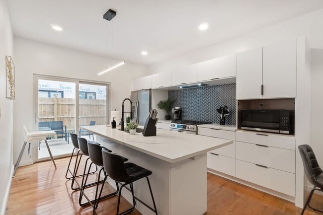 Kitchen Island - 1240 Butterfield Way