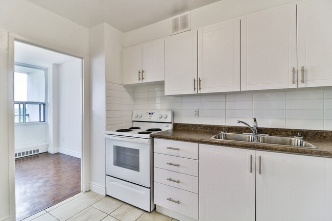 Building Photo - Rosedale East