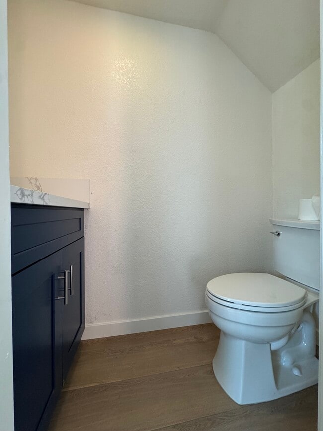 Photo - 804 N Geneva St