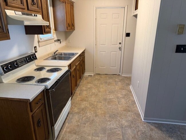 Photo - 2144 S 2nd St Unidad RearRear